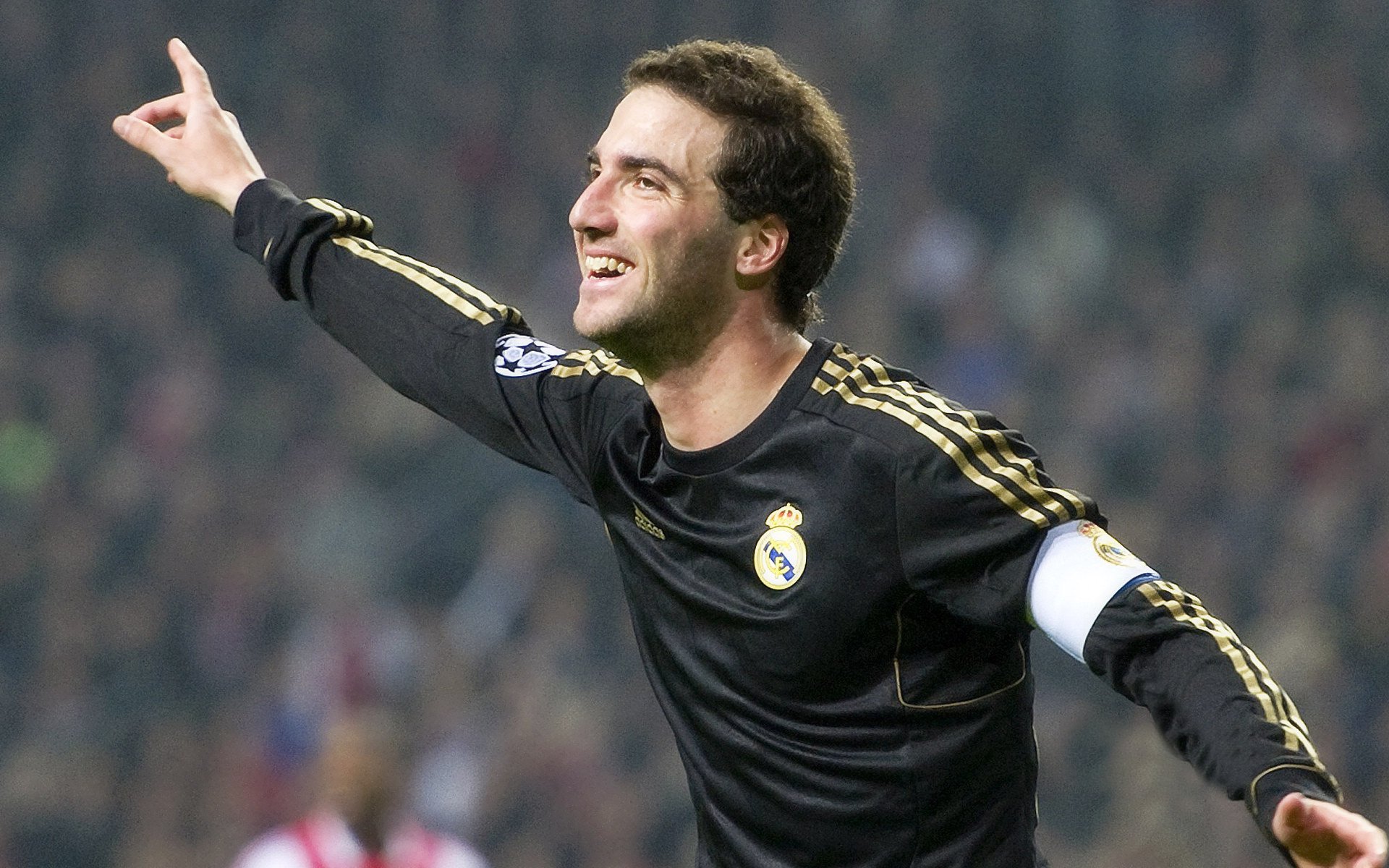 开云体育全站-曼城利用短传渗透突破防守密集区,曼城 防守