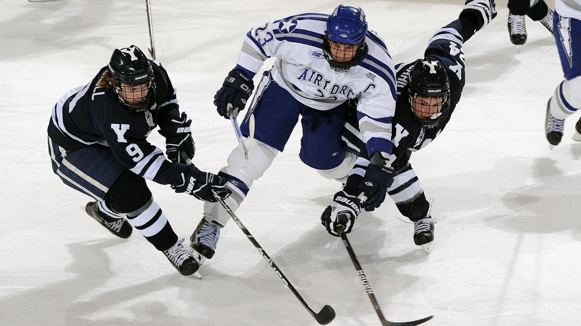 内马尔伤退，球队士气受挫，内马尔伤势情况